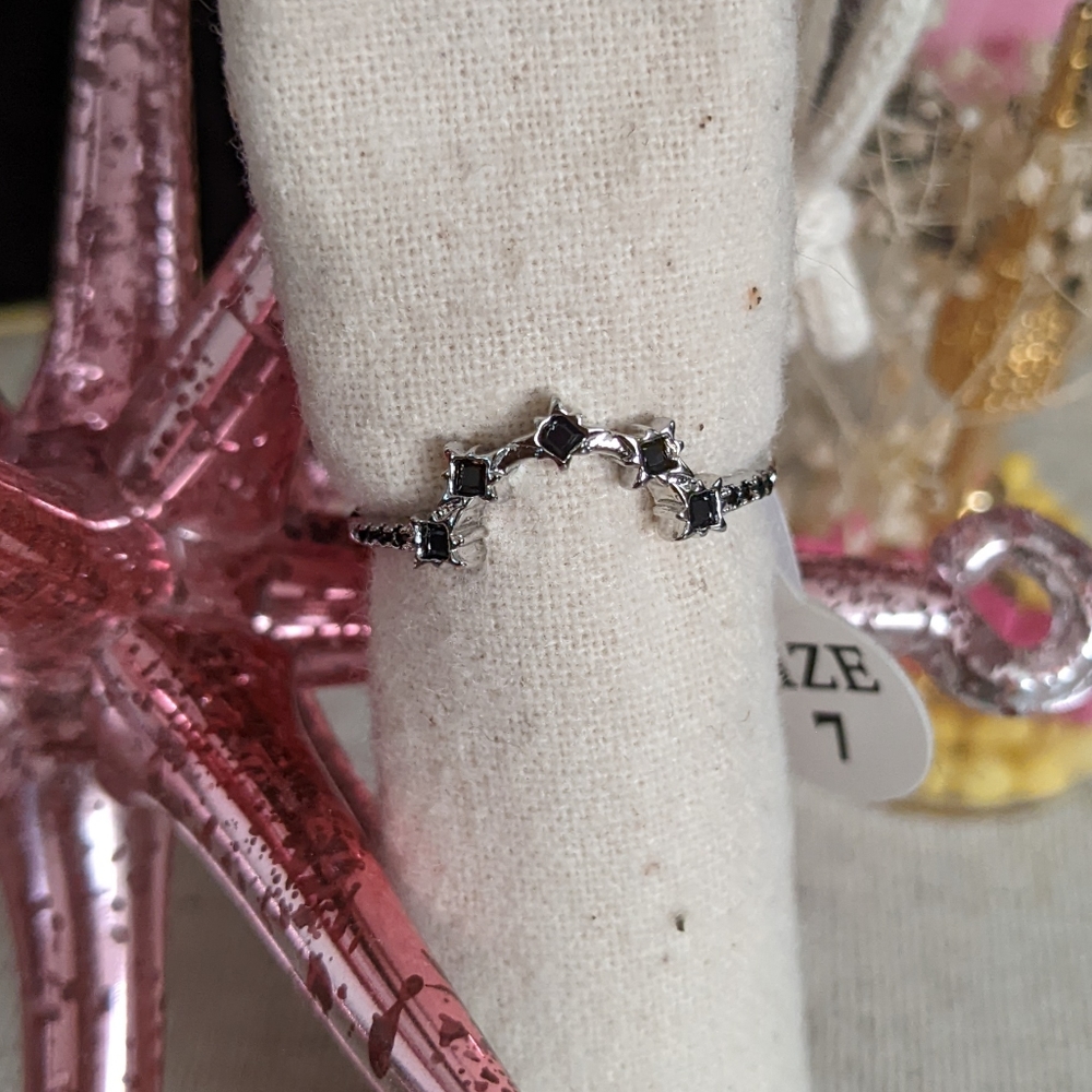 Stackable ring